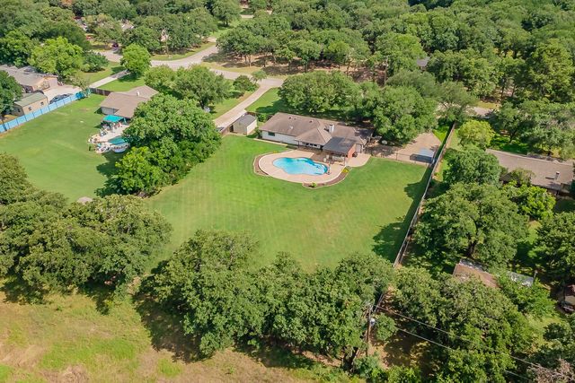 224 Bob White Trail, Burleson, TX 76028