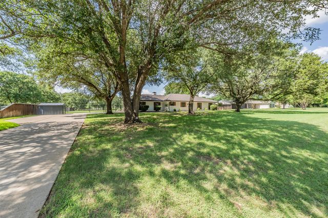 224 Bob White Trail, Burleson, TX 76028