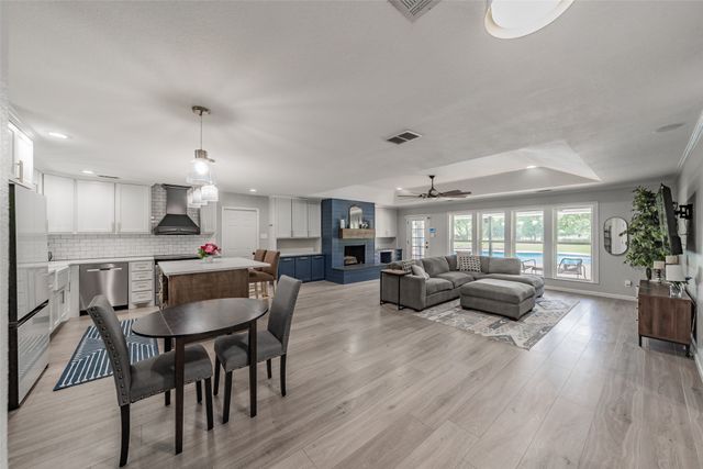 224 Bob White Trail, Burleson, TX 76028