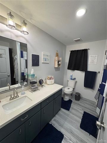 7706 E Curry Road, Edinburg, TX 78542