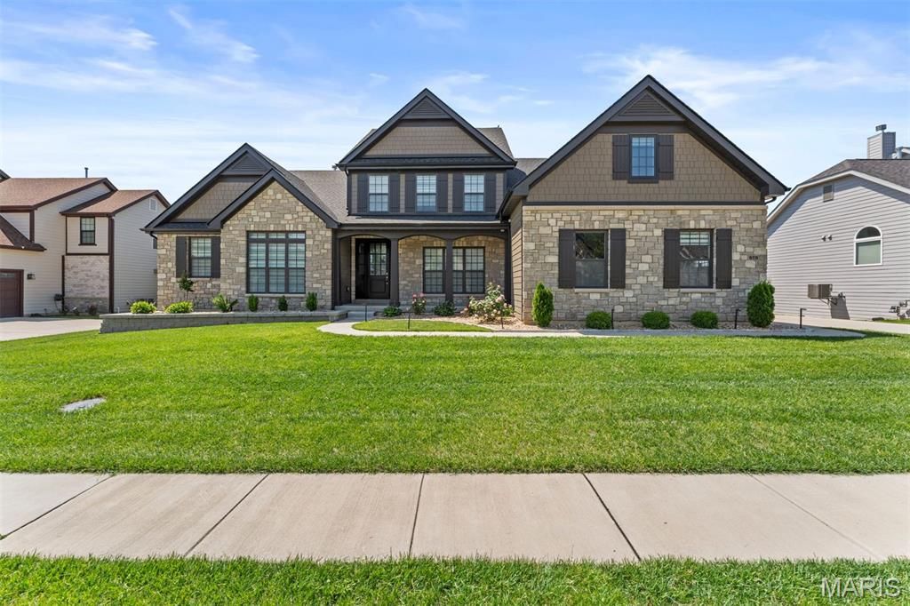 16936 Lake Meadow, Chesterfield, MO 63005