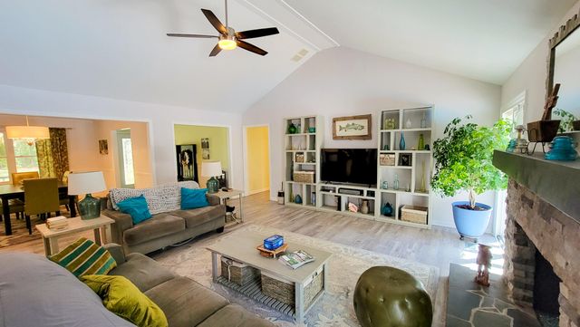 328 Sandy Springs Circle, Walterboro, SC 29488