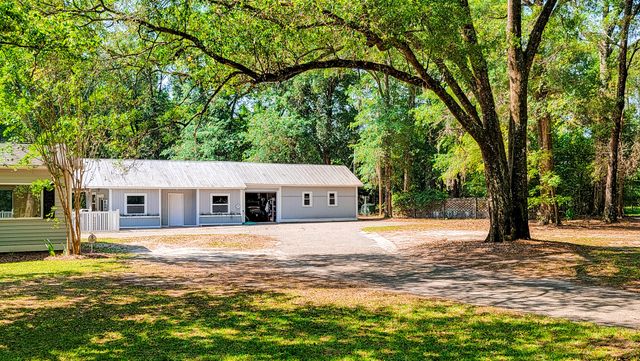 328 Sandy Springs Circle, Walterboro, SC 29488