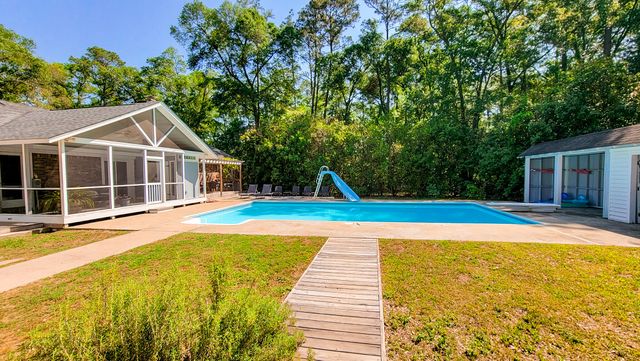 328 Sandy Springs Circle, Walterboro, SC 29488