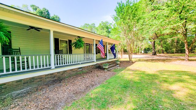 328 Sandy Springs Circle, Walterboro, SC 29488