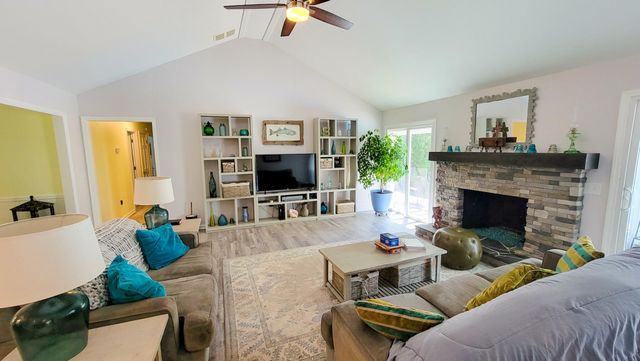 328 Sandy Springs Circle, Walterboro, SC 29488
