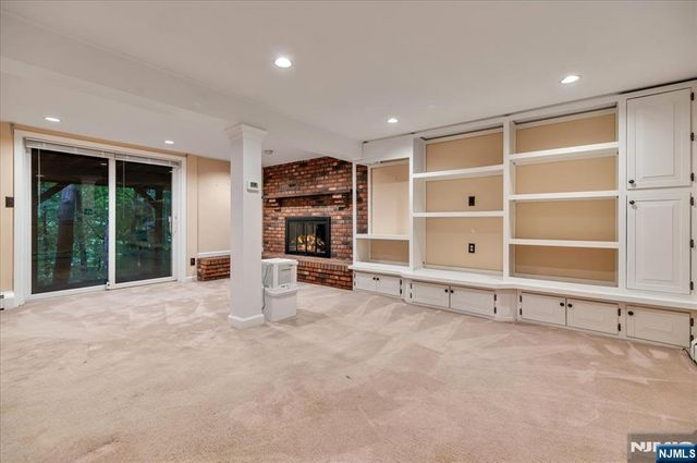 72 Smokey Ridge Road, Ringwood, NJ 07456