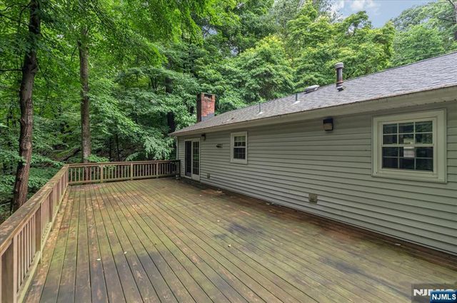 72 Smokey Ridge Road, Ringwood, NJ 07456