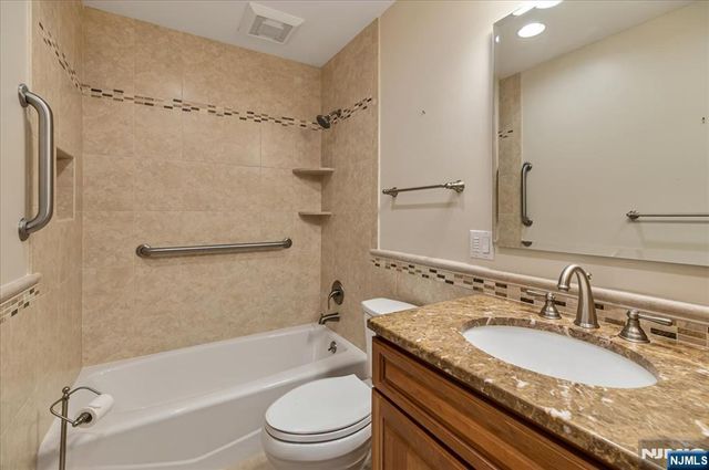 72 Smokey Ridge Road, Ringwood, NJ 07456