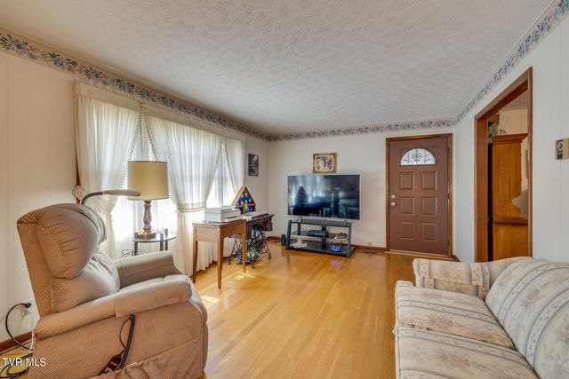 335 Mckenzie Drive, Kingsport, TN 37660