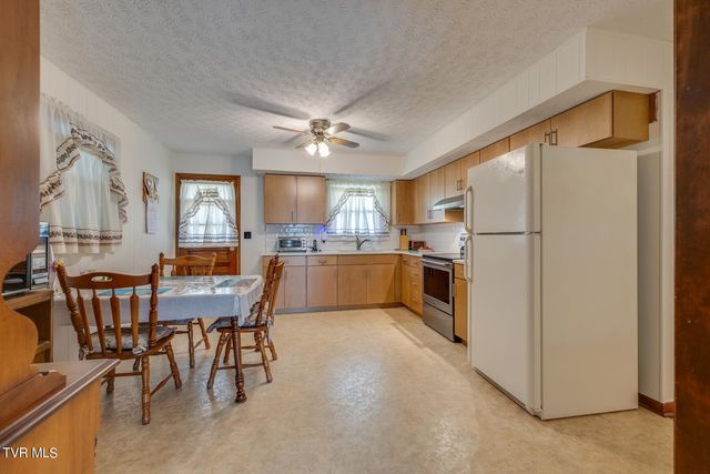 335 Mckenzie Drive, Kingsport, TN 37660