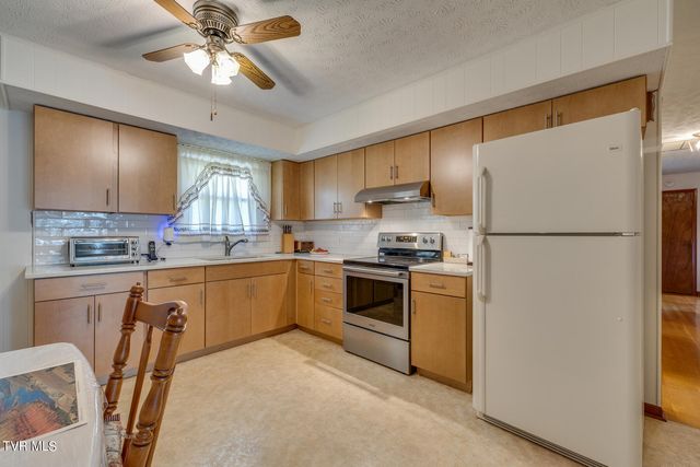 335 Mckenzie Drive, Kingsport, TN 37660