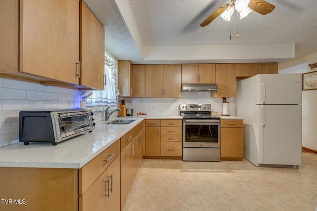 335 Mckenzie Drive, Kingsport, TN 37660