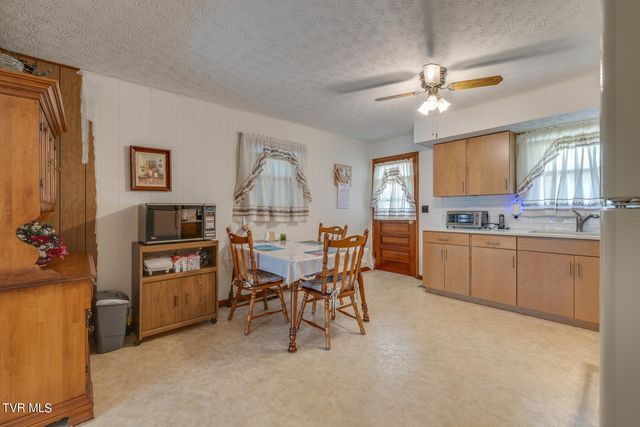 335 Mckenzie Drive, Kingsport, TN 37660