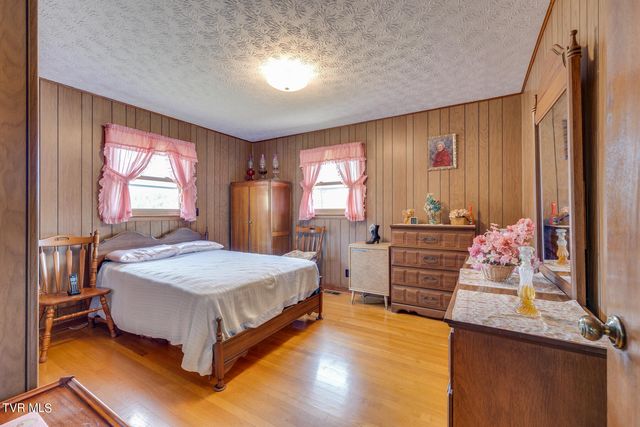 335 Mckenzie Drive, Kingsport, TN 37660