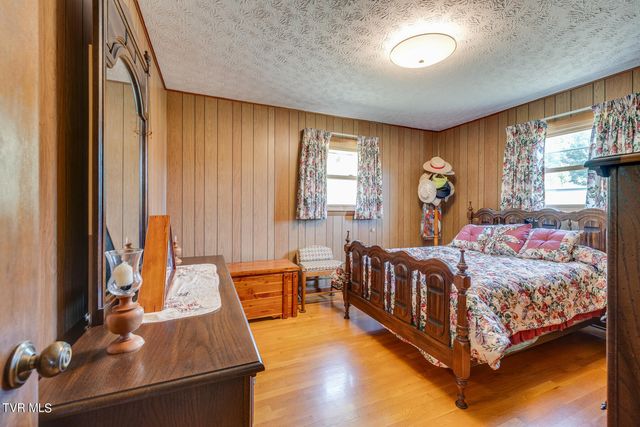 335 Mckenzie Drive, Kingsport, TN 37660