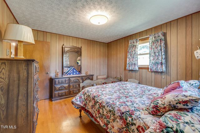 335 Mckenzie Drive, Kingsport, TN 37660