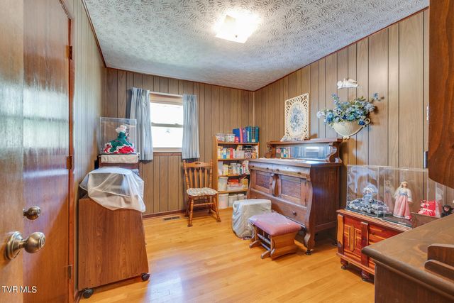 335 Mckenzie Drive, Kingsport, TN 37660