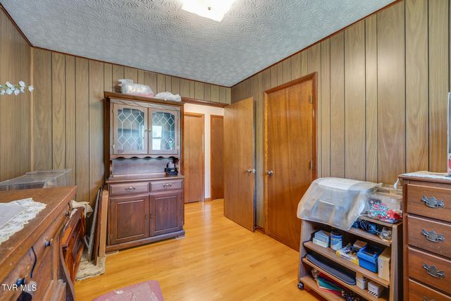 335 Mckenzie Drive, Kingsport, TN 37660