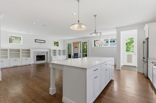 98 44th Ave, N, Nashville, TN 37209