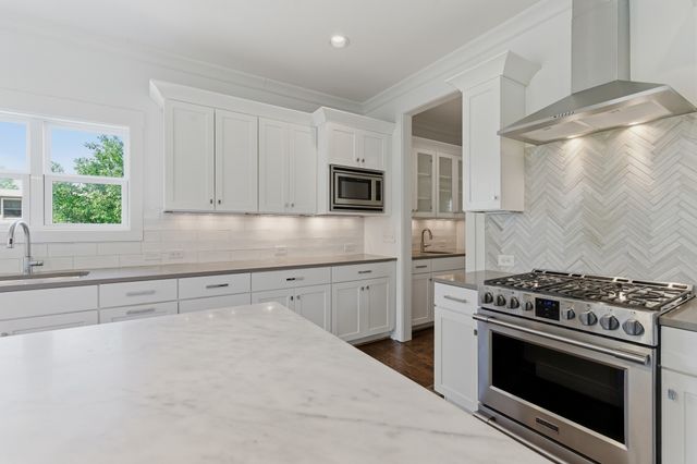 98 44th Ave, N, Nashville, TN 37209