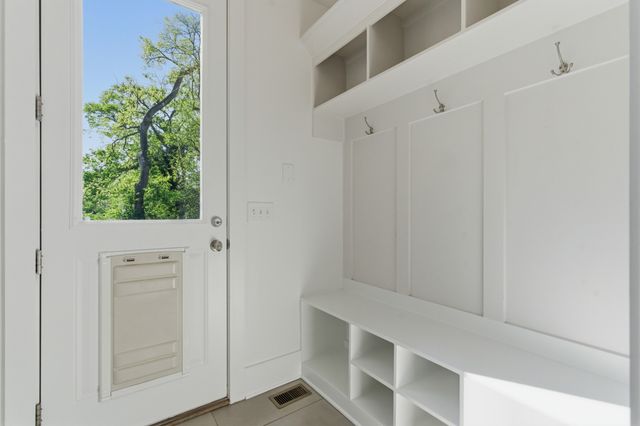 98 44th Ave, N, Nashville, TN 37209