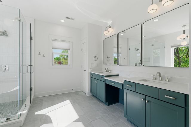 98 44th Ave, N, Nashville, TN 37209