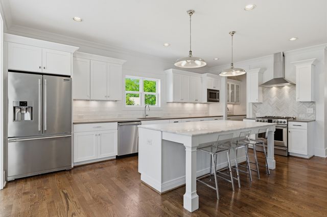 98 44th Ave, N, Nashville, TN 37209