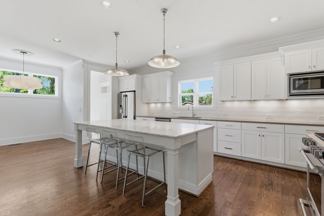 98 44th Ave, N, Nashville, TN 37209