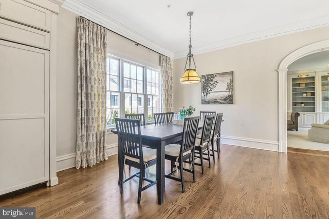 1935 FOXVIEW CIR NW, Washington, DC 20007