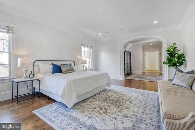 1935 FOXVIEW CIR NW, Washington, DC 20007