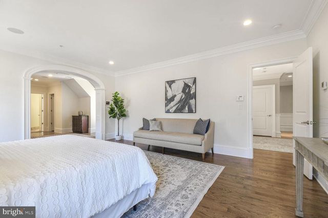 1935 FOXVIEW CIR NW, Washington, DC 20007