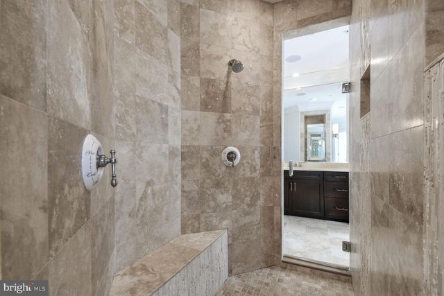 1935 FOXVIEW CIR NW, Washington, DC 20007