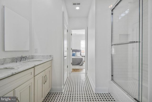 1935 FOXVIEW CIR NW, Washington, DC 20007