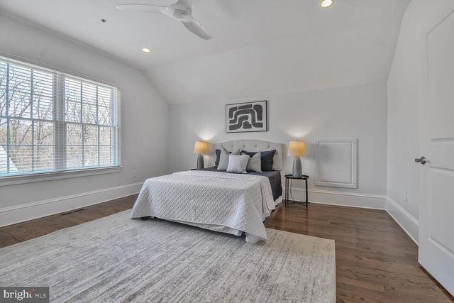 1935 FOXVIEW CIR NW, Washington, DC 20007