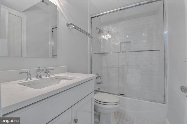 1935 FOXVIEW CIR NW, Washington, DC 20007