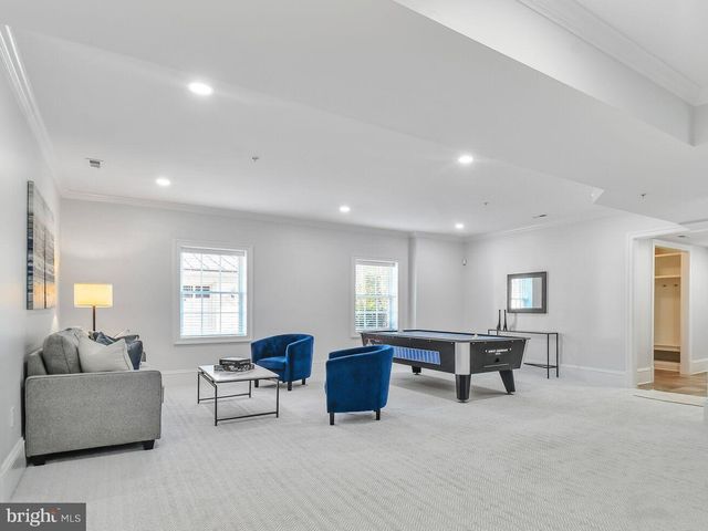 1935 FOXVIEW CIR NW, Washington, DC 20007