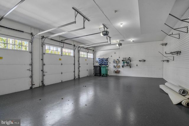 1935 FOXVIEW CIR NW, Washington, DC 20007