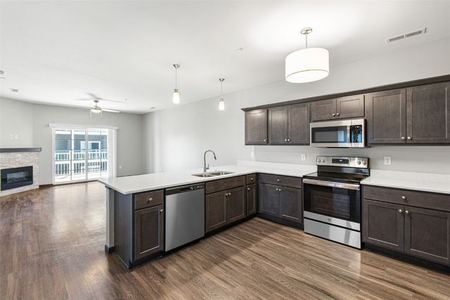 2877 Spring Rose Circle 206, Coralville, IA 52241