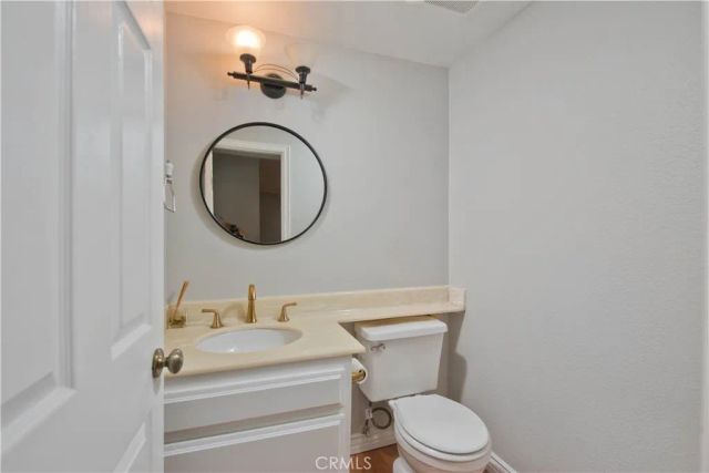 21730 Marylee Street 40, Woodland Hills, CA 91367