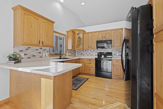 1819 E SYLVAN AVENUE, Appleton, WI 54915