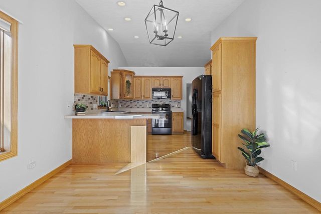 1819 E SYLVAN AVENUE, Appleton, WI 54915