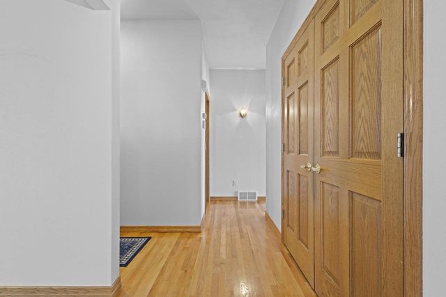 1819 E SYLVAN AVENUE, Appleton, WI 54915