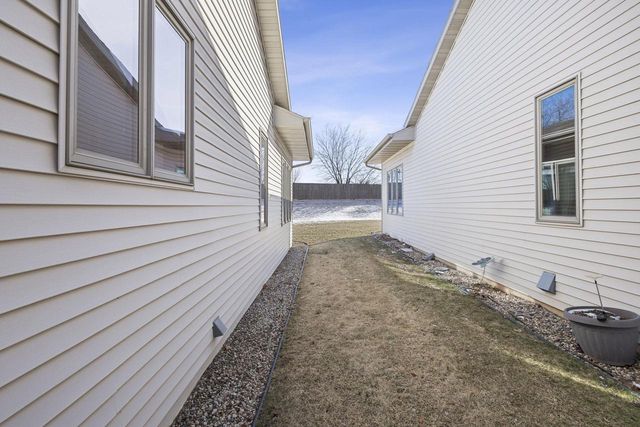 1819 E SYLVAN AVENUE, Appleton, WI 54915