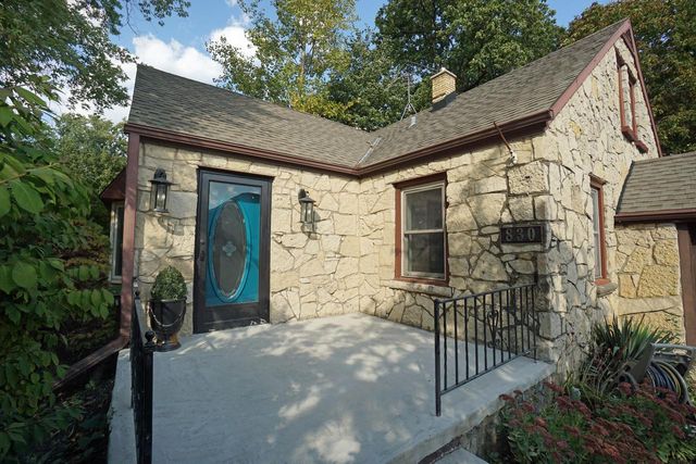 830 S 90th STREET, West Allis, WI 53214