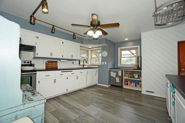 830 S 90th STREET, West Allis, WI 53214