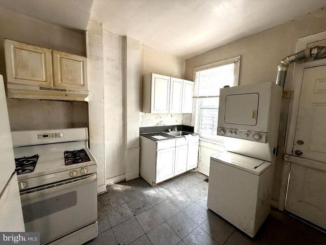 1550 N CAREY ST, Baltimore, MD 21217