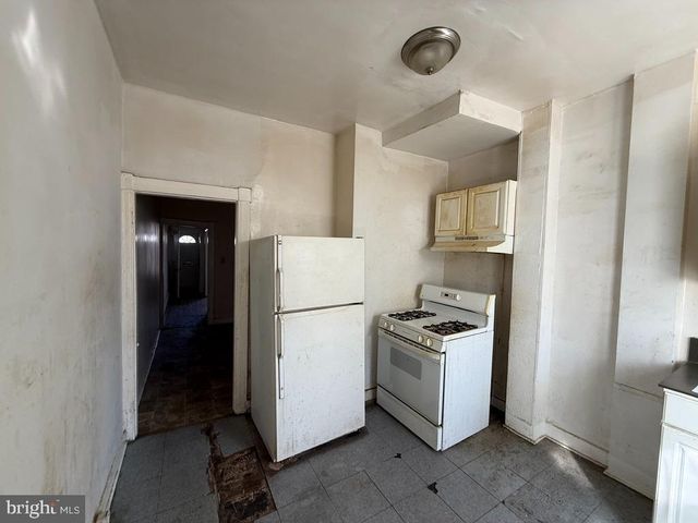 1550 N CAREY ST, Baltimore, MD 21217