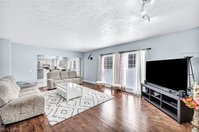 1273 Muchney Circle, Akron, OH 44312