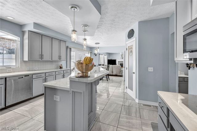 1273 Muchney Circle, Akron, OH 44312